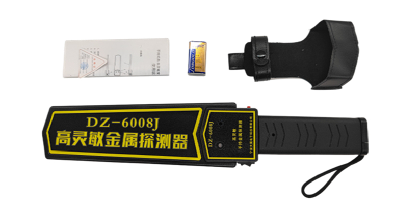 手持金屬探測器主機(jī)*1 9V 方塊電池*1 皮套*1 說明書*1 合格證*1